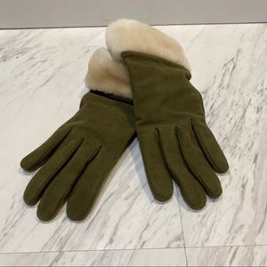 NWOT UGG Olive Green Winter Gloves